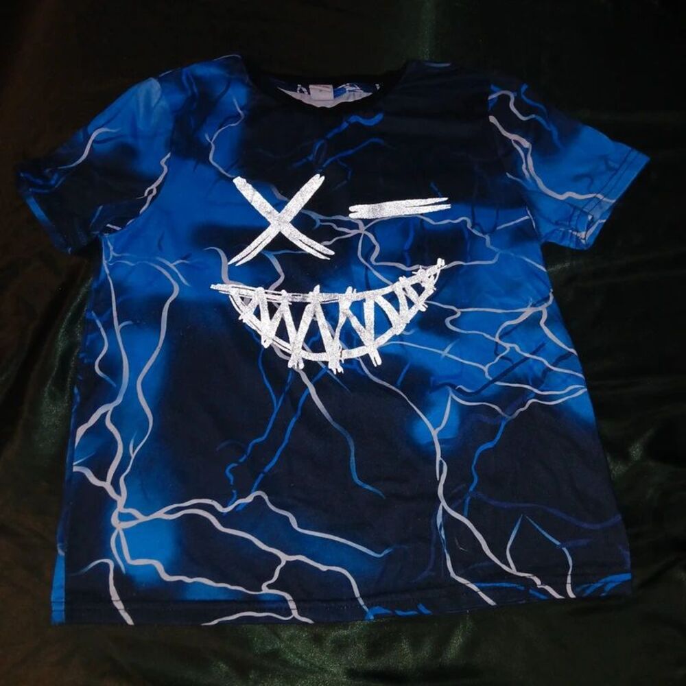 SHEIN Kids Boys Blue Lightning Reflective Face Graphic T-Shirt - Size 8Y